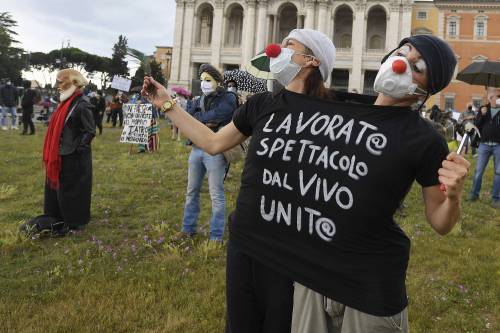 Non solo gilet arancioni: dalla cultura agli asili c'è un'Italia che protesta