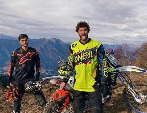 Stefano De Martino preso di mira Jeremias? “Amare non è avere”