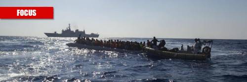 Il flop di Di Maio, gli scafisti e le Ong: la "bomba" migranti in arrivo dalla Libia