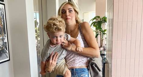 "Vergognati. Non vuoi proteggere tuo figlio?" Chiara Ferragni è di nuovo nella bufera