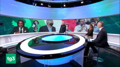Carofiglio insulta il centrodestra: "Un manipolo di gente sudata"