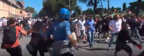 Roma, manifestazione degli ultrà: scontri al Circo Massimo