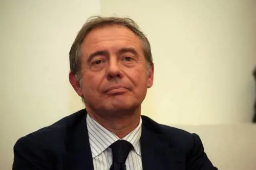 "Attenzione a Luxottica, Italia a rischio  se questo metodo arriva fino alle Generali"