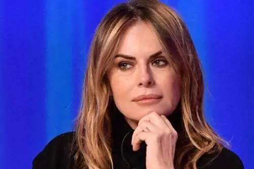 “In tv? Ero imbottita di farmaci”. E le rivelazioni choc di Paola Perego 