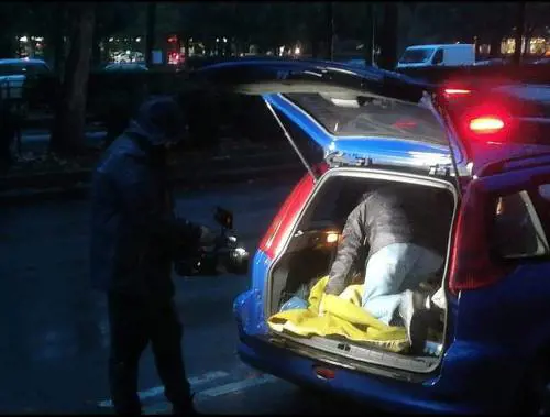 "Mi hanno tolto la casa e il figlio: costretto a diventare nomade nel mio Paese"