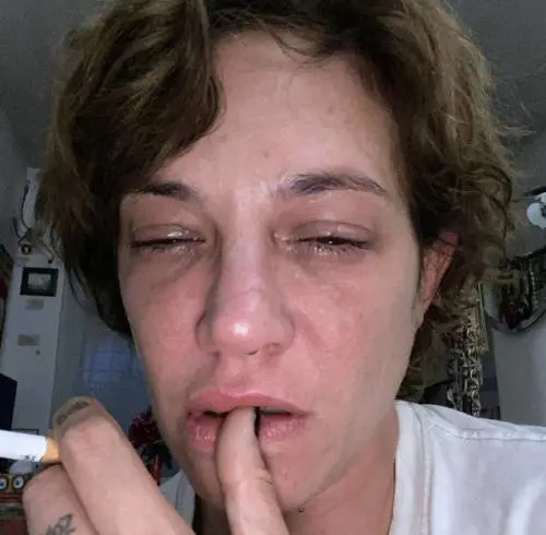 Lo strazio social di Asia Argento: "Volete il dolore? Eccolo"