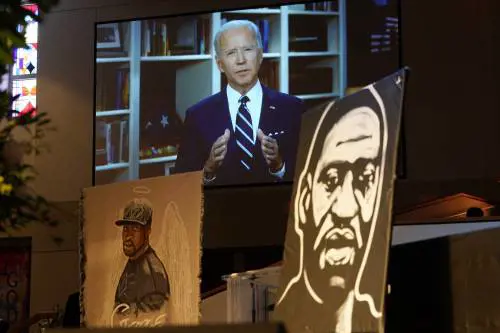 Floyd, Biden ora va all'attacco: "È l'ora della giustizia razziale"