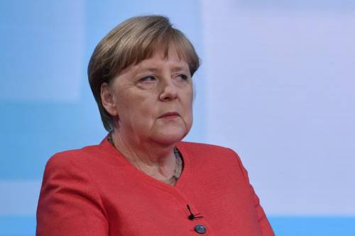 Merkel si compra il vaccino che voleva Trump. "L'hi-tech per la gente deve restare tedesco"
