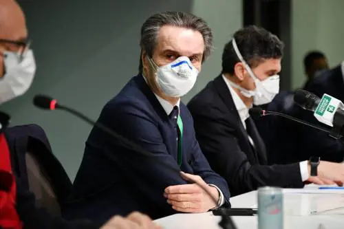 Il delirio del grillino: "Indagate il Pm che ha assolto Fontana"