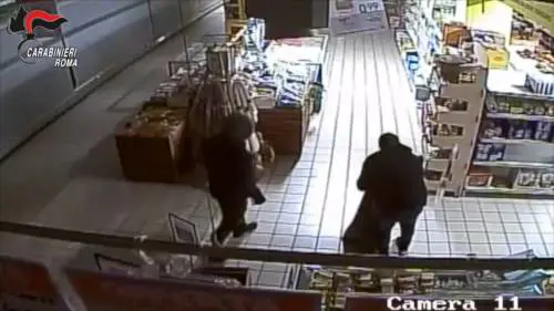 "Terrore dei supermercati". La spietata banda di sinti