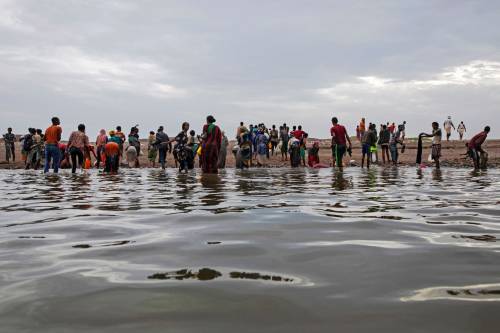 L'altra tratta dell'immigrazione. La via dimenticata per l'Europa