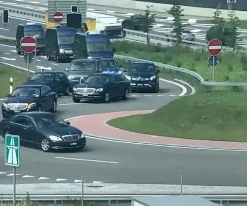 Quel corteo di auto blu che ha 'scortato' Di Maio a Mendrisio
