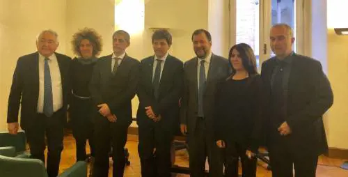 Il ministro di Maduro per l’Europa, Yvan Gil, con la delegazione M5S il 13 febbraio 2019 a Roma