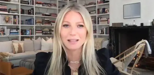 Dopo la candela al profumo di vagina Gwyneth Paltrow consiglia quella all'orgasmo