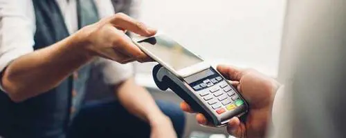 "Solo bancomat? No grazie". Salvini contro il pos obbligatorio