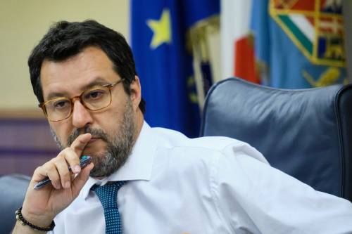 Bloccato taglio ai vitalizi, l'ira di Salvini: "Vergognoso e disgustoso". E poi smaschera il Pd