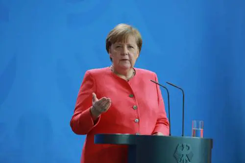 Il piano della Merkel va avanti. Ma l'Olanda ora guida i ribelli