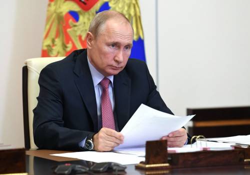Putin sfida l'Occidente alla parata della vittoria. "Fu la più importante"