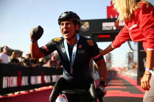 Ora l'Italia è col fiato sospeso: angoscia per la vita di Zanardi