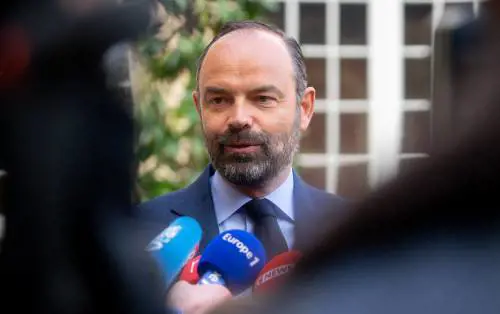 "Una legge per organizzare gli islamici". E la sinistra fa scattare la bufera in Francia