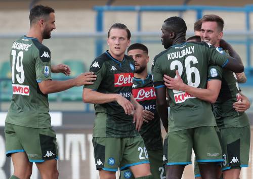 Serie A, il Napoli sbanca 2-0 Verona. Vincono Parma, Cagliari e Torino