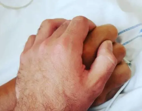 Il post di Niccolò Zanardi   ​"Non lascio la mano..."