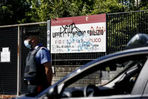 Il buco nero dei condoni. Sparite 30mila pratiche (e 56 milioni di euro)