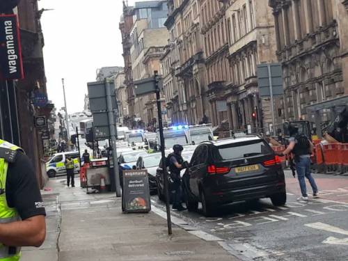 Glasgow, attacco in un hotel: pugnalate a morte tre persone
