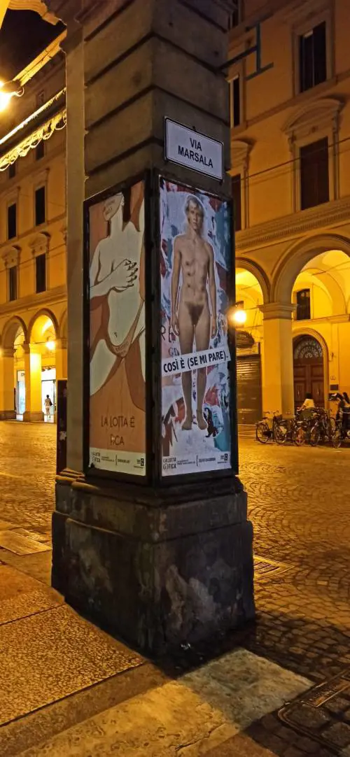 L'installazione choc a Bologna