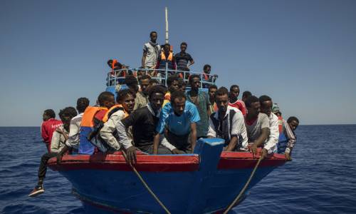 Lampedusa, il referendum sull'isola: "No ad hotspot e sbarchi dei migranti"