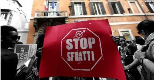 "Oltre al danno la beffa Il Comune  sfratta noi esercenti del centro"