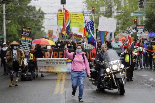Spari nella zona occupata dai gruppi antirazzisti. A Seattle muore un 16enne
