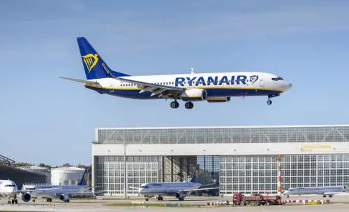 "Questa norma a bordo del volo fa aumentare i contagi da Covid"