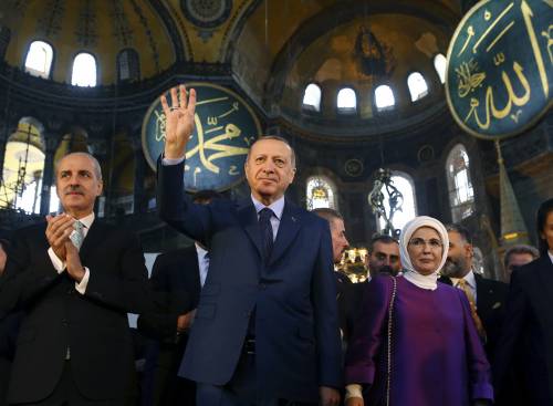 Santa Sofia sarà una moschea: Erdogan prende l'ex cattedrale