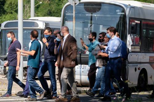 Quel deposito ostaggio dei rom: "Chiudere campi col lucchetto"