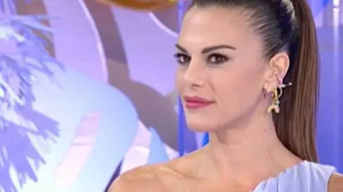 "La Guaccero era gelosa. Mi ha lanciato un bicchiere di vino". Imbarazzo a Detto Fatto