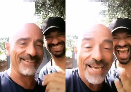 "Dillo che sono figo", "A me piacciono le donne": imbarazzo tra Pago ed Eros Ramazzotti