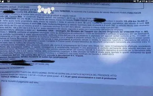 Multa da 900 euro per aver guidato a 703 chilometri orari. Ma qualcosa non torna