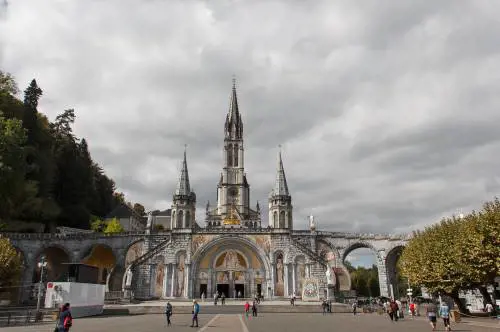 A Lourdes l'allarme del Rettore: "Senza pellegrini non viviamo"