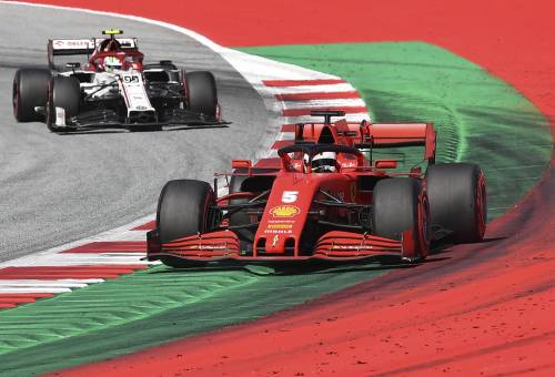 Davanti c'è solo Bottas. La Ferrari ringrazia il Principino ed Hamilton