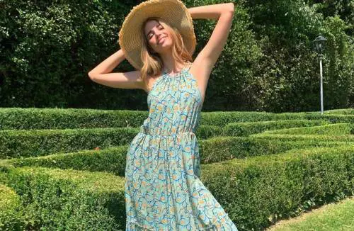 "Abiti come fiori, il Kontatto virtuale"