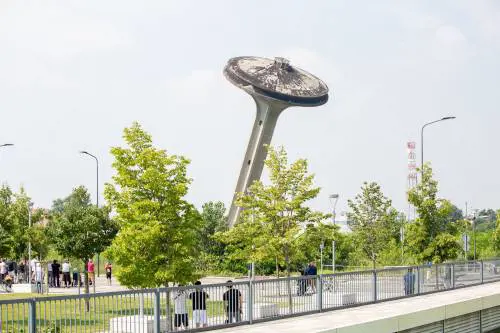 L'assessore si vanta per la torre abbattuta. Ma il quartiere aspetta il restyling da 10 anni
