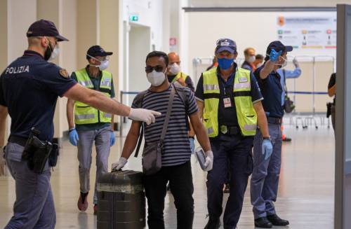 Ma nei due aeroporti già arrivati in 60mila: il rebus dei controlli sulla bomba sanitaria