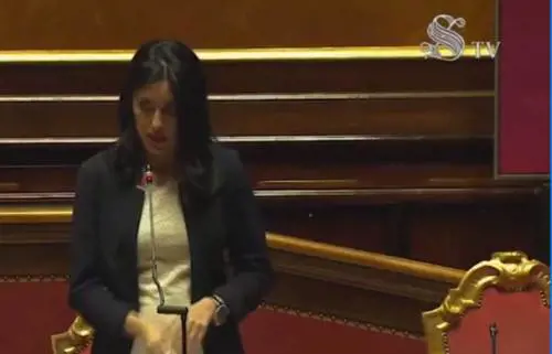 Protesta della Lega in Aula al Senato contro Azzolina: "Si dimetta"