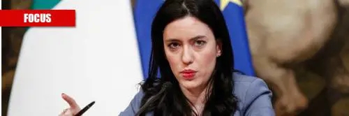 "Una miracolata da bocciare..." ​Ecco chi è davvero la Azzolina