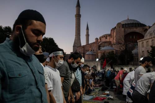 Mentre l'Occidente si suicida Erdogan prende Costantinopoli