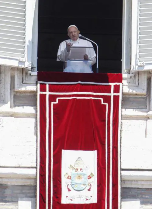 Francesco contro il Sultano: "Grande dolore per Santa Sofia"