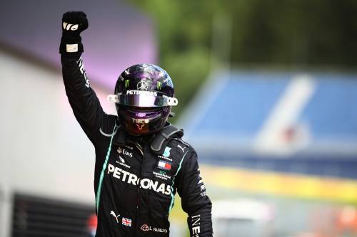 Gp Stiria, doppietta Mercedes: Hamilton trionfa