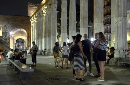 Bengalese buttato in Darsena. Movida sempre più violenta