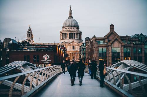 Lavoro, stipendio e inglese: i 70 punti per vivere a Londra